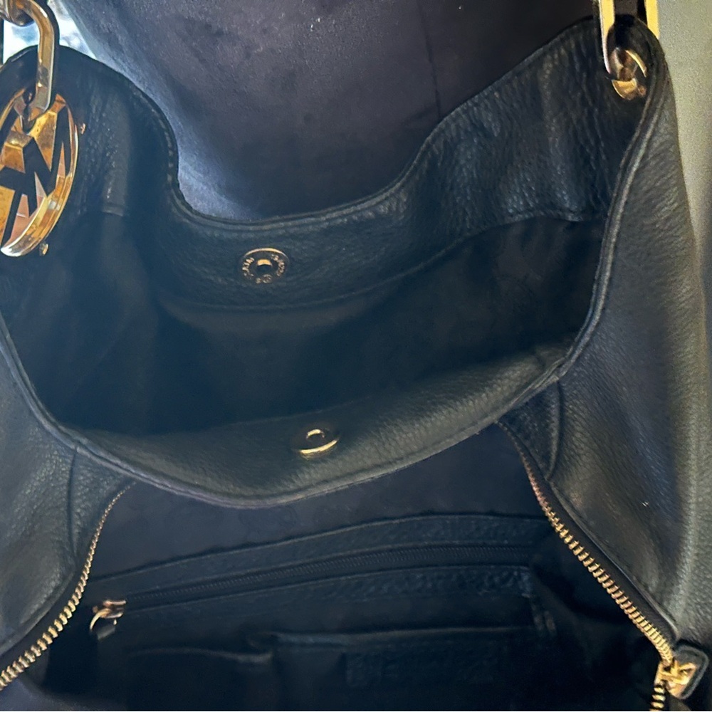 Michael Kors Black Leather Shoulder Bag with Gold Hardware - Picture 8 of 9